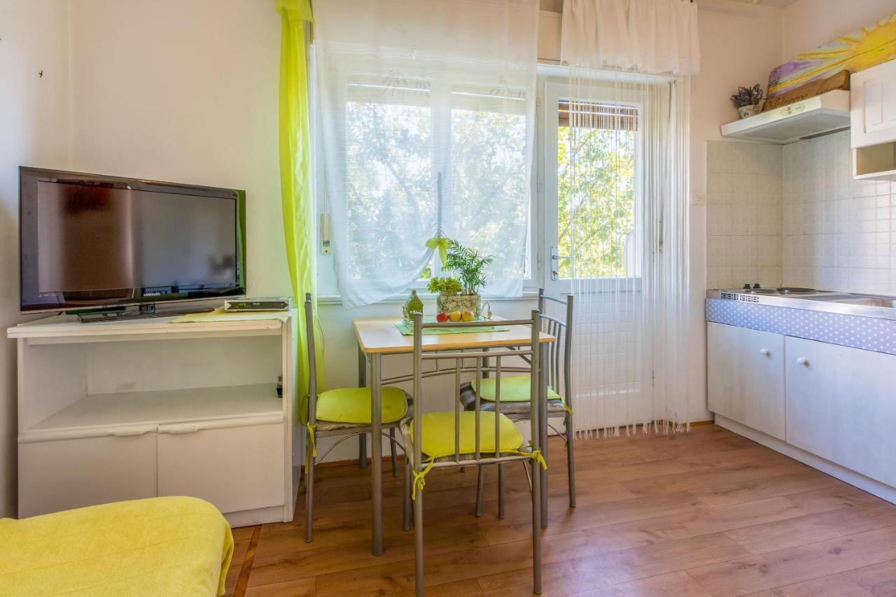 Apartments Marmar Crikvenica Buitenkant foto